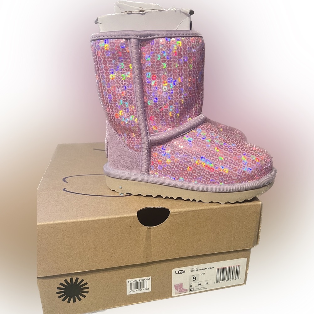 UGG    Kids Sequin Ugg boots size 9    ,(T Classic 2 Stellar Sequin)